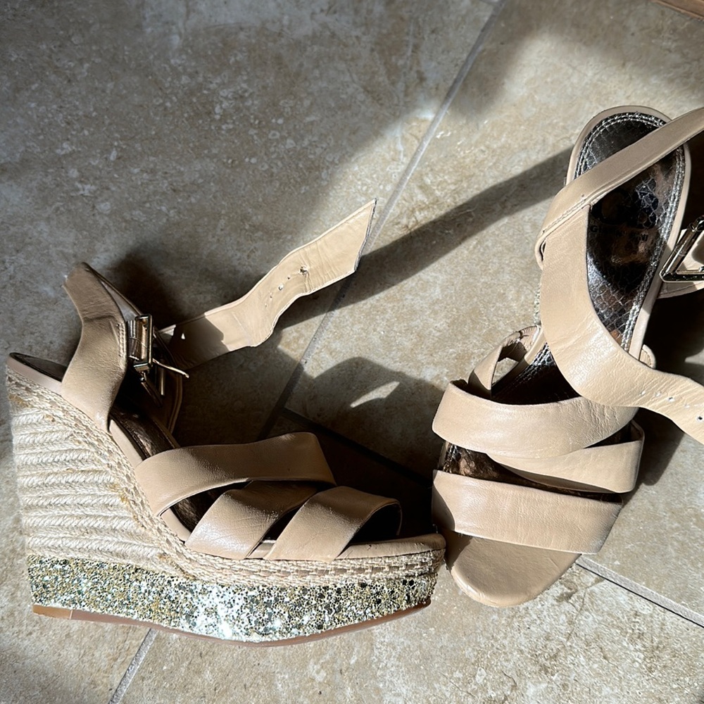 Gianni Bini Tan and Gold leather Wedges